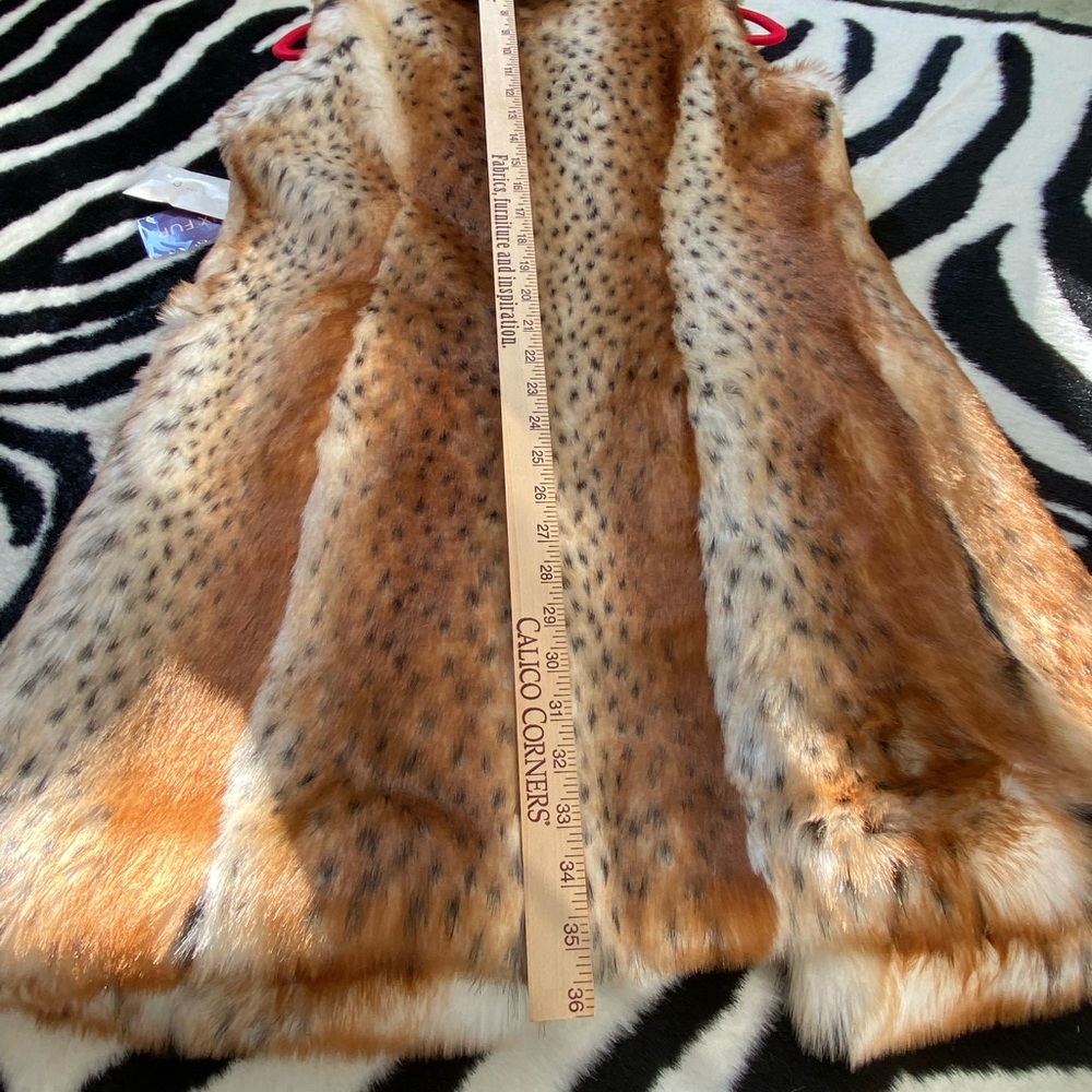 Curations Sleeveless Faux Fur Vest/Coat - Picture 12 of 14